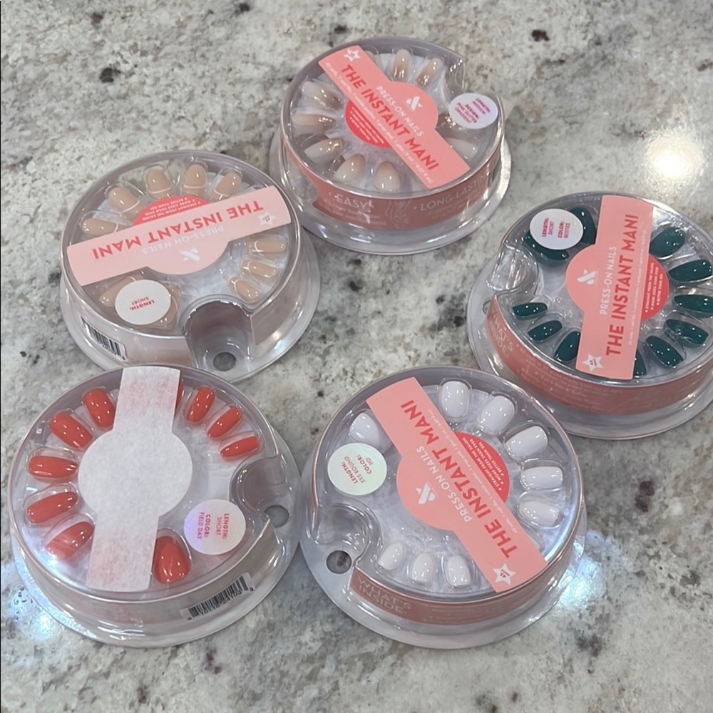 Olive and June Instant Mani Press-On Nails Set, 5 nail sets